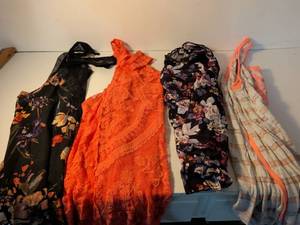 lot 50 image: Daytrip Floral Lace Tank Top Collection