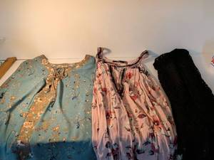 lot 98 image: BKE Boutique Floral Print Dress