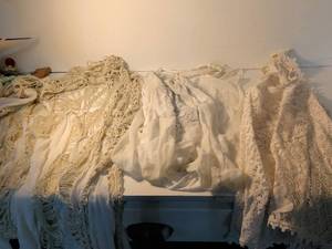 lot 100 image: Eyeshadow White Lace Dress Size M