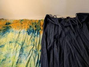 lot 104 image: GAP Designer Tie-Dye Navy & Orange Lounge Pants