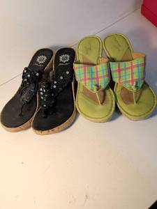 lot 110 image: Born and Yellow Box Womens Sandals Bundle