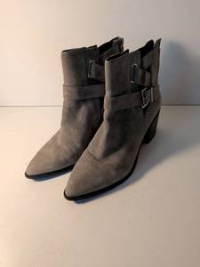 lot 111 image: Kenneth New York Gray Suede Ankle Boots