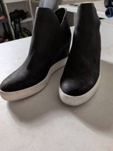 lot 143 image: Maurices Black Wedge Sneaker Boots
