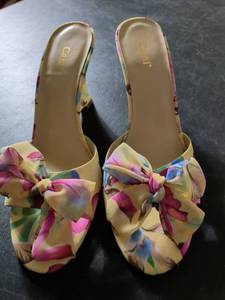 lot 147 image: Cami Floral Bow Slides