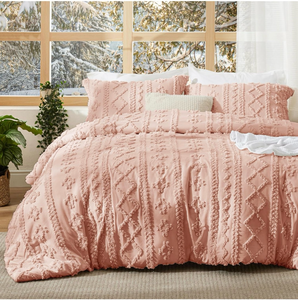 lot 658570 image: Twin Comforter and Pillow Case - Retail $60