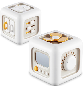 lot 658606 image: Busy Cube - Retail $10