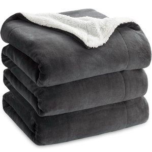 lot 658649 image: Sherpa Fleece Blanket Queen Size - Retail $60