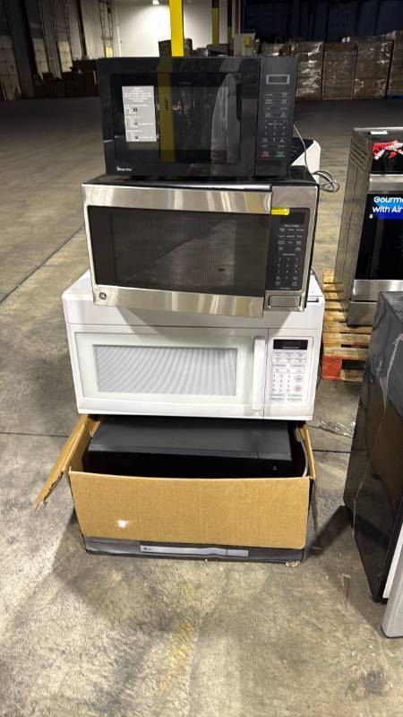lot 975 image: SEE PICS Handymans special Mixed Lot of Microwave Ovens (not working) Set of SIX Microwaves