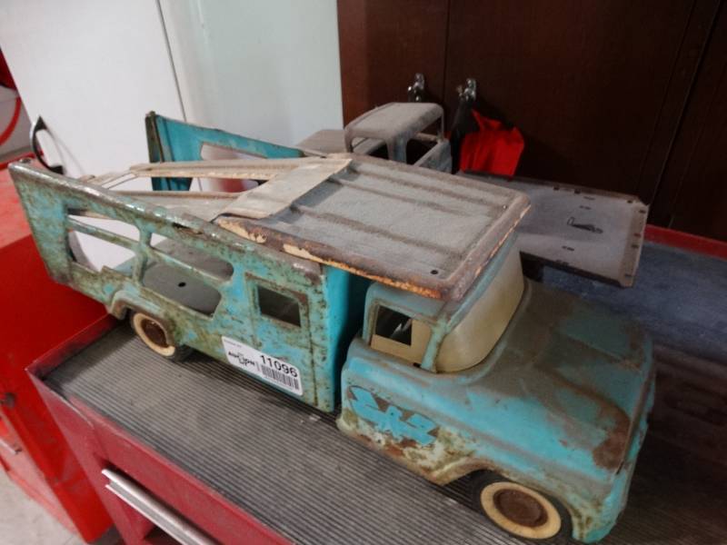 antique metal toy trucks