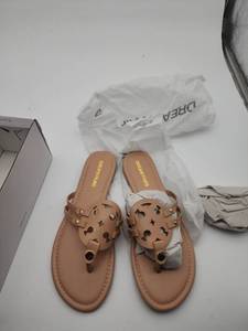 lot 56577 image: NEW Womens Dream Pair Sandels Size 10 Nude