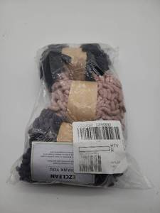 lot 56581 image: Footsies microfiber floor cleaning shoe cover