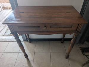lot 500 image: Traditional Wood Writing Desk - 30 x 18 x 31 in