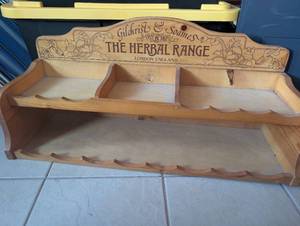 lot 509 image: Gilchrist &amp Soames Herbal Range Wooden Display Shelf - 31x14x10.5 in&nbsp