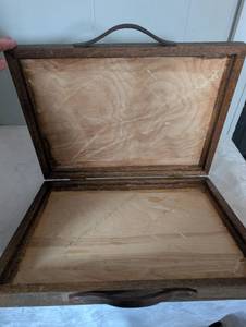 lot 1017 image: Early 1900s Wooden Travel Display Case&nbsp