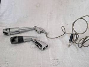 lot 1021 image: Shure Microphone  Calrad DM-21 Dynamic Microphone