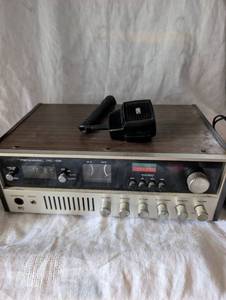 lot 1041 image: Realistic TRC-455 CB Radio with Microphone