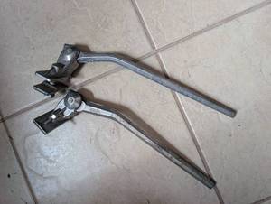 lot 1207 image: Bike Kick Stands - 2 ct