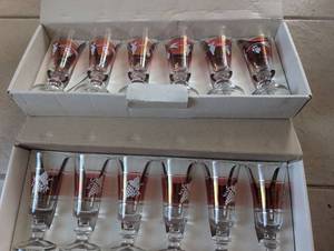 lot 1501 image: Italian Cristallerie Artistiche Red Band Champagne Flutes Set