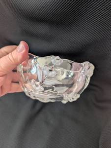 lot 1513 image: Crystal Glass Bowl with Floral Pattern