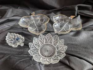 lot 1526 image: Yugoslavian Lead Crystal Divided Dish