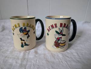 lot 2020 image: 1992 Warner Bros Looney Tunes Recipe Mugs Set