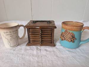 lot 2033 image: Sip-N-Smoke Coffee Set with Coaster Stand