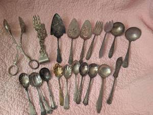 lot 2040 image: Various Ornate Serving Utensil Collection