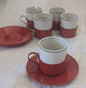lot 2058 image: Veracruz Red and White Espresso Cup Set