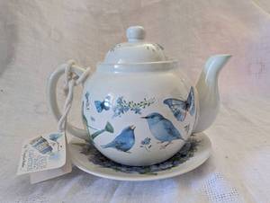 lot 2061 image: Hallmark Blue Themed Teapot with Butterflies and Birds