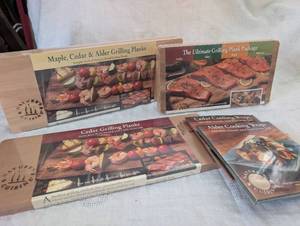 lot 2070 image: Natures Cuisine Wood Grilling Planks Collection