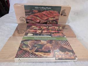 lot 2071 image: Natures Cuisine Wood Grilling Planks Set