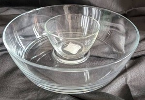 lot 2080 image: Clear Glass DessertChips &amp Salsa Bowl Set