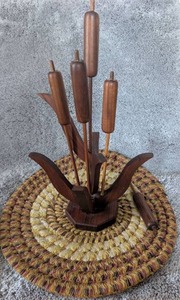 lot 2503 image: Wooden Cattail Reed Decorative Set