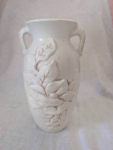 lot 2535 image: White Porcelain Leaf Pattern Vase - Red Wing - 10 in&nbsp