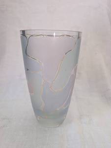 lot 2536 image: Krosno Glass Modern Art Vase - 8 in