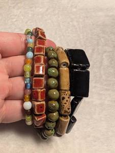 lot 3601 image: Ceramic Bead Bracelet Set - 5 ct