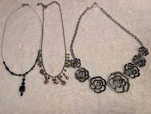 lot 3606 image: Fashion Necklace Collection - Rose Design and Crystal Set - 3 ct