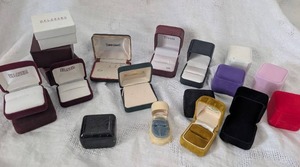 lot 3653 image: Mixed Jewelry Store Display Boxes Collection