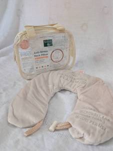 lot 3656 image: Earth Therapeutics Anti-Stress Neck Pillow