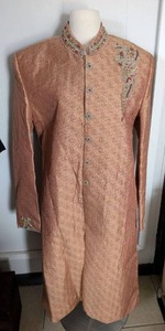 lot 3698 image: Mens Indian Brocade Wedding Sherwani - Size 42