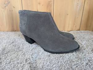 lot 3701 image: Vionic Grey Suede Snake Print Ankle Boots - Size 9&nbsp