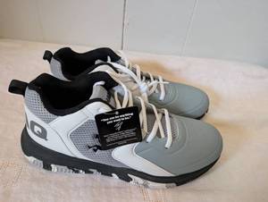 lot 3703 image: SHAQ Basketball Training Shoes GreyWhite-8.5 - New in Box