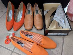 lot 3710 image: Womens Orange Shoe Collection  Evan-Picone Pumps (Sizes 88.5)