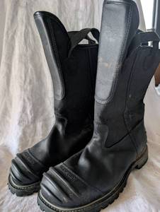 lot 3715 image: Black Leather Motorcycle Boots with Vibram Sole - Size 12.5