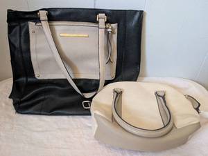 lot 3803 image: Steve Madden Two-Tone Shoulder Bag  Cream Handbag
