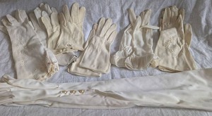 lot 3854 image: 1950s White Ladies Dress Gloves Collection