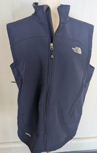 lot 3900 image: The North Face Apex Navy Blue Softshell Vest - Size Large