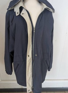 lot 3901 image: London Fog Two-Tone Jacket - Size Large