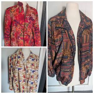 lot 3915 image: Abstract Pattern Print Button Down Shirts - Set of 2