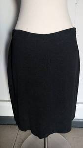 lot 3919 image: Chicos Design Black Pencil Skirt - Size 2